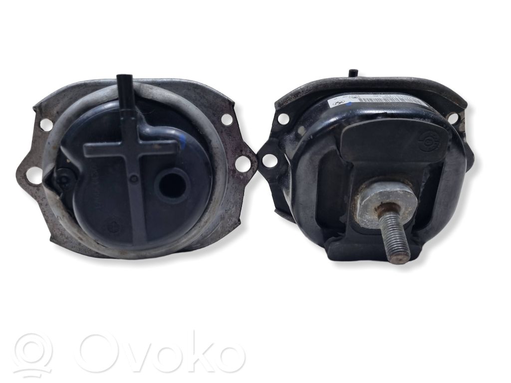 Suport tampon motor   P678441602,16004212