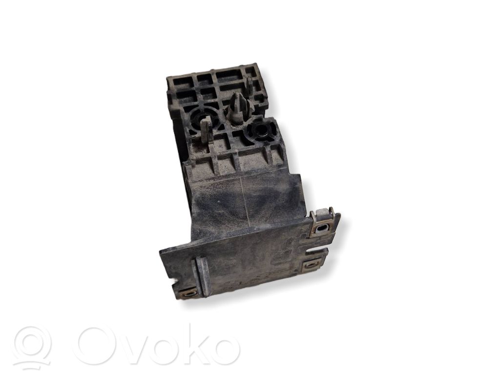 Peugeot 508 Front bumper mounting bracket 