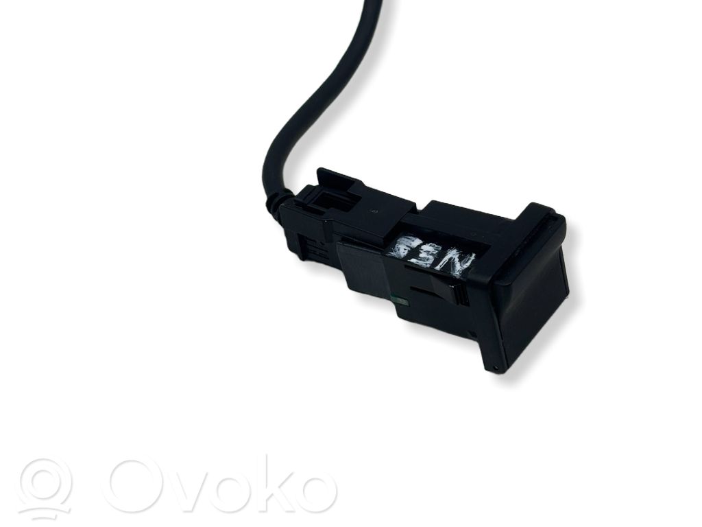 Enchufe conector USB   795405011