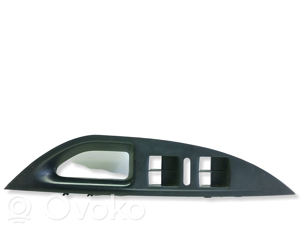 Seat Altea XL Front door window switch trim 
