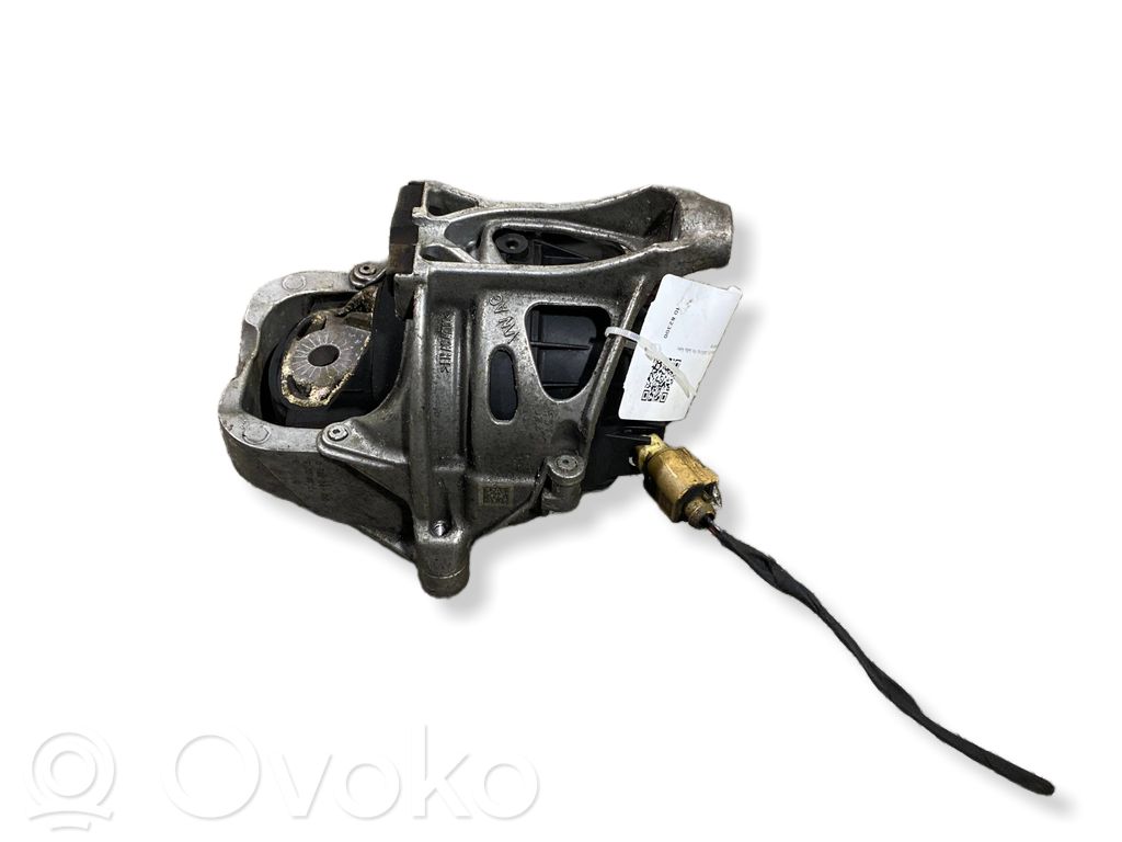 Audi Q7 4M Engine mount bracket 