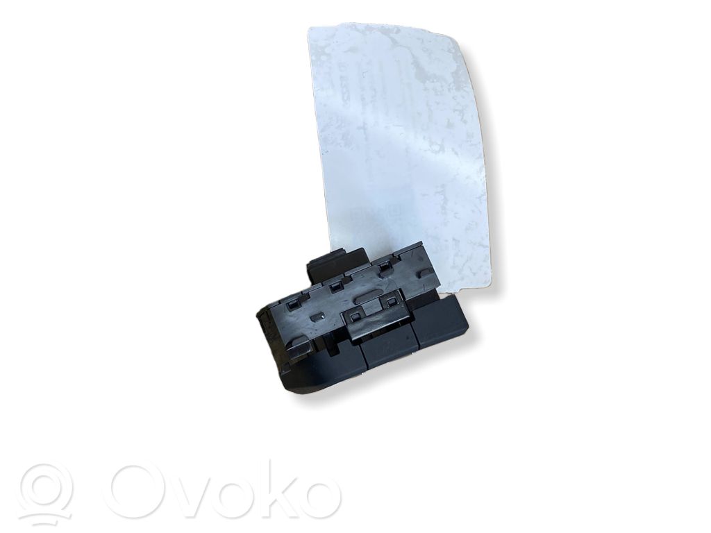 Volkswagen Tiguan Seat control switch 
