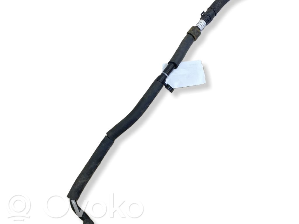 Audi e-tron Engine coolant pipe/hose 