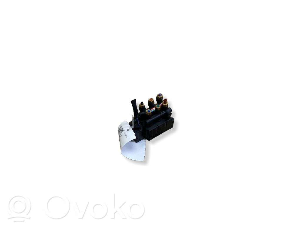 Audi Q8 e-tron Air suspension valve block 