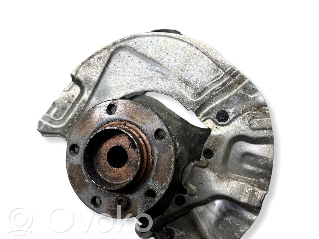 Front wheel hub