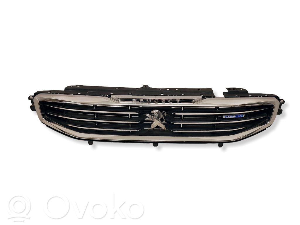 Peugeot 508 Etusäleikkö 