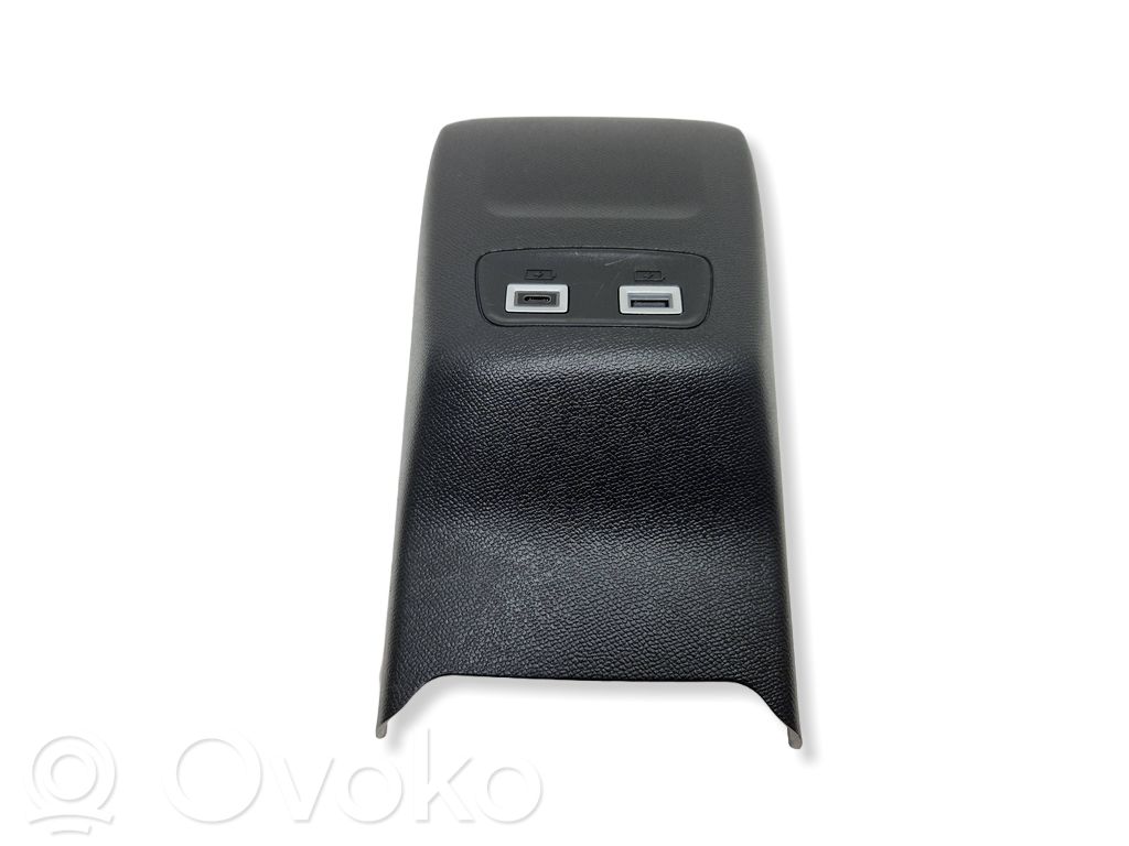 Peugeot 2008 II Connecteur/prise USB 
