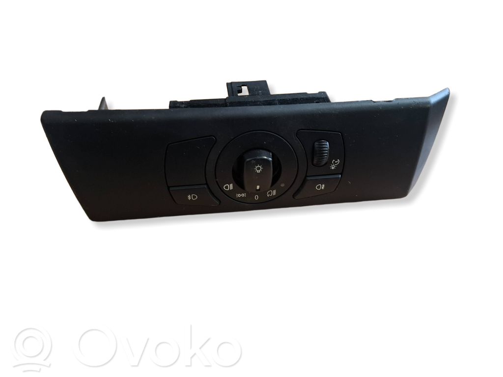 Lukturu slēdzis   6953735