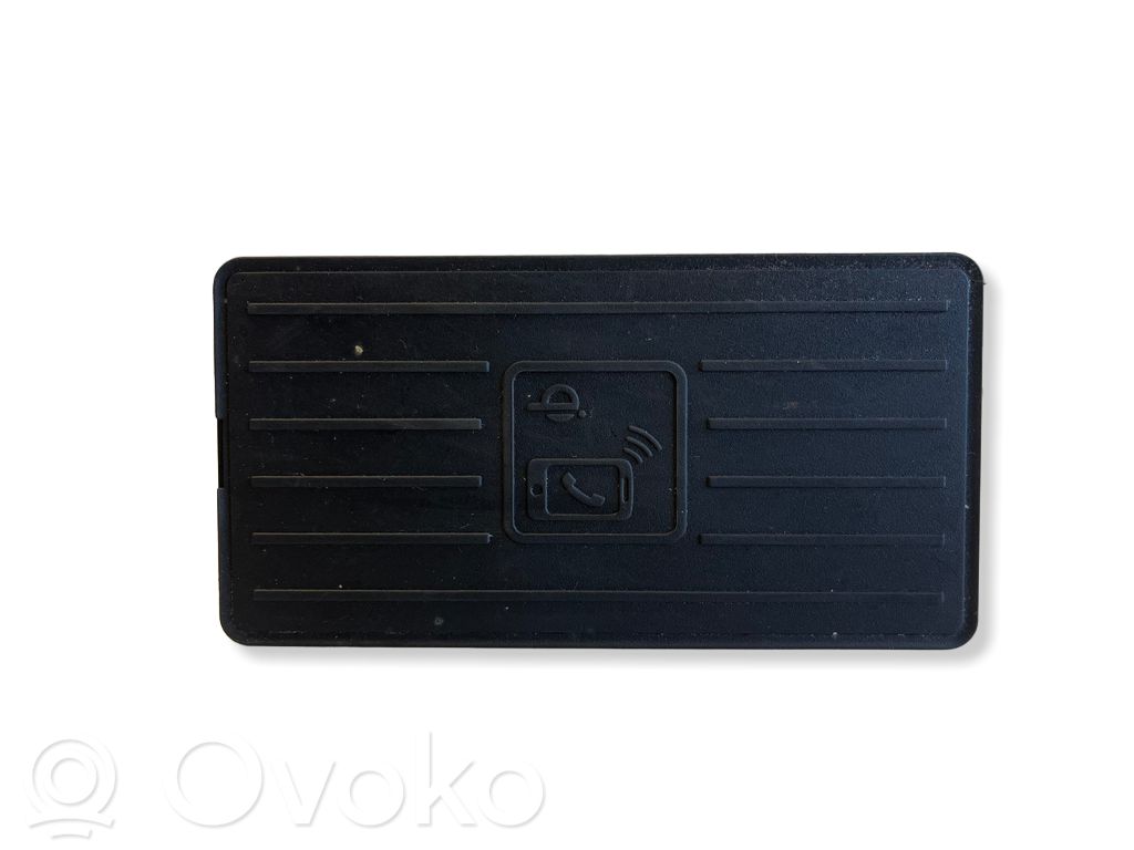 Volkswagen Touareg III Wireless charging module 