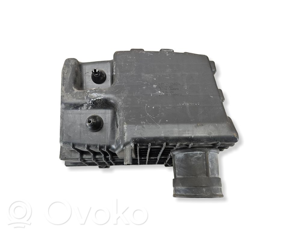 Nissan NV400 Air filter box 