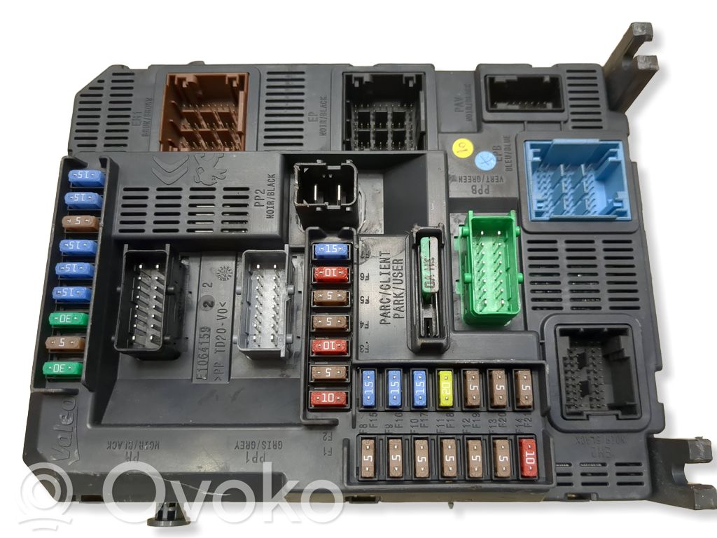 Peugeot 208 I Fuse module 