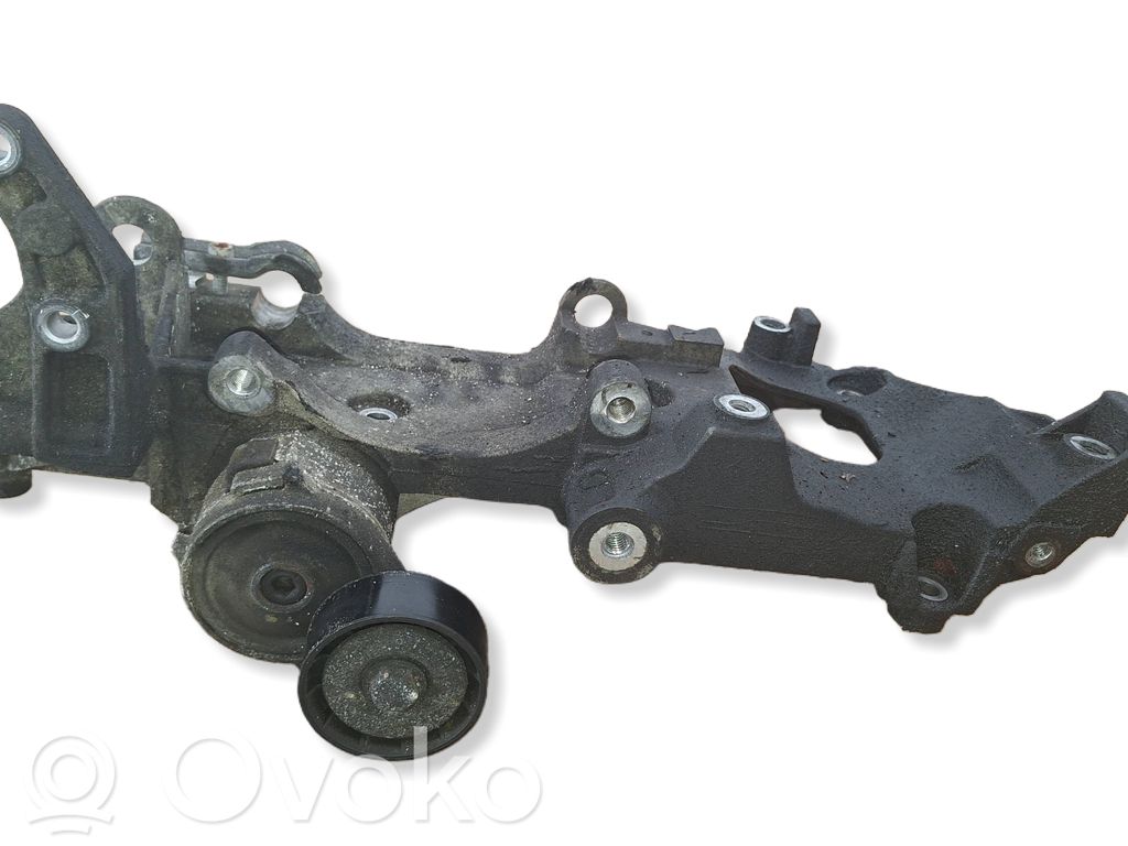 Peugeot 4007 Generator/alternator bracket 