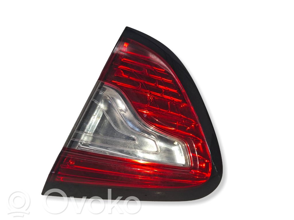 Renault Captur Tailgate rear/tail lights 