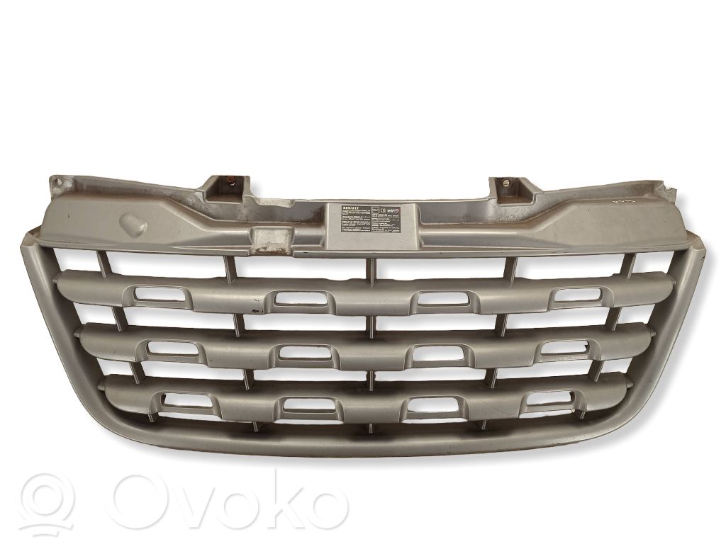 Renault Master III Front bumper upper radiator grill 
