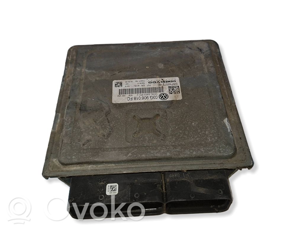 Volkswagen Golf V Engine control unit/module 