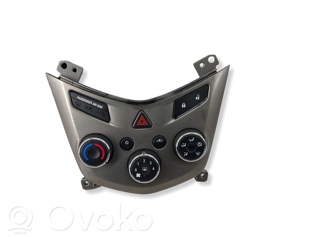 Chevrolet Aveo Climate control unit 