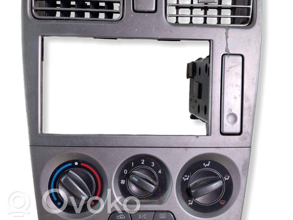 Subaru Forester SF Climate control unit 