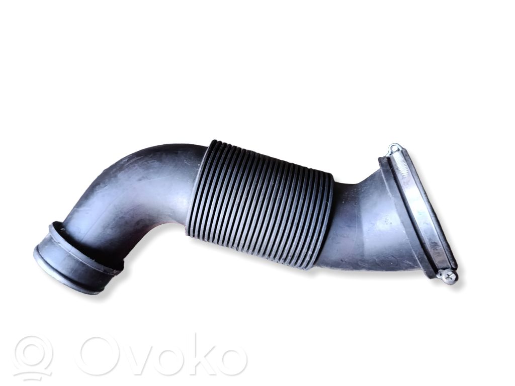 Audi A8 S8 D2 4D Ilmanoton letku 