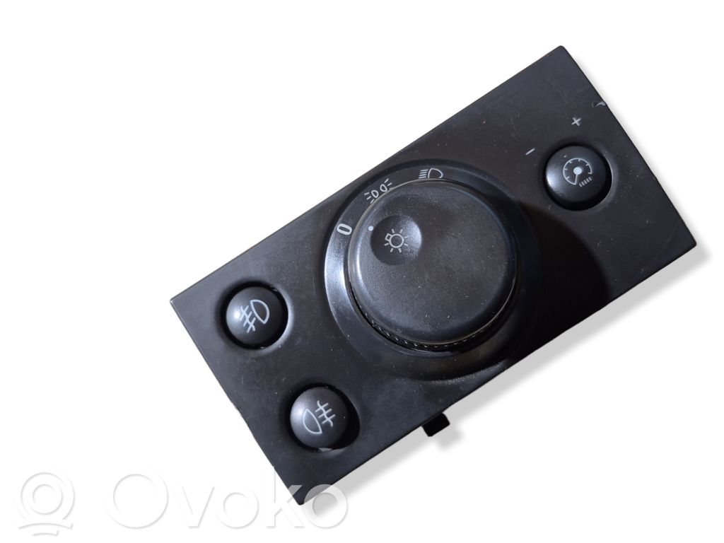 Light switch   0320,13177067,1944,LK04060070