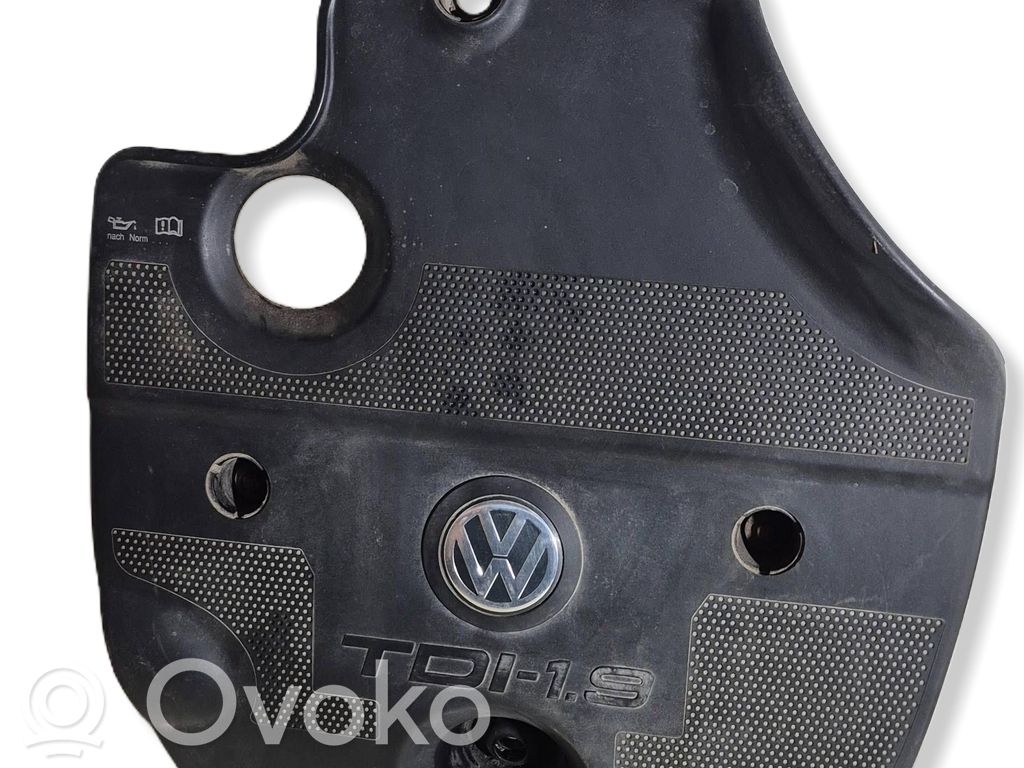 Volkswagen Golf IV Capac protecție motor 