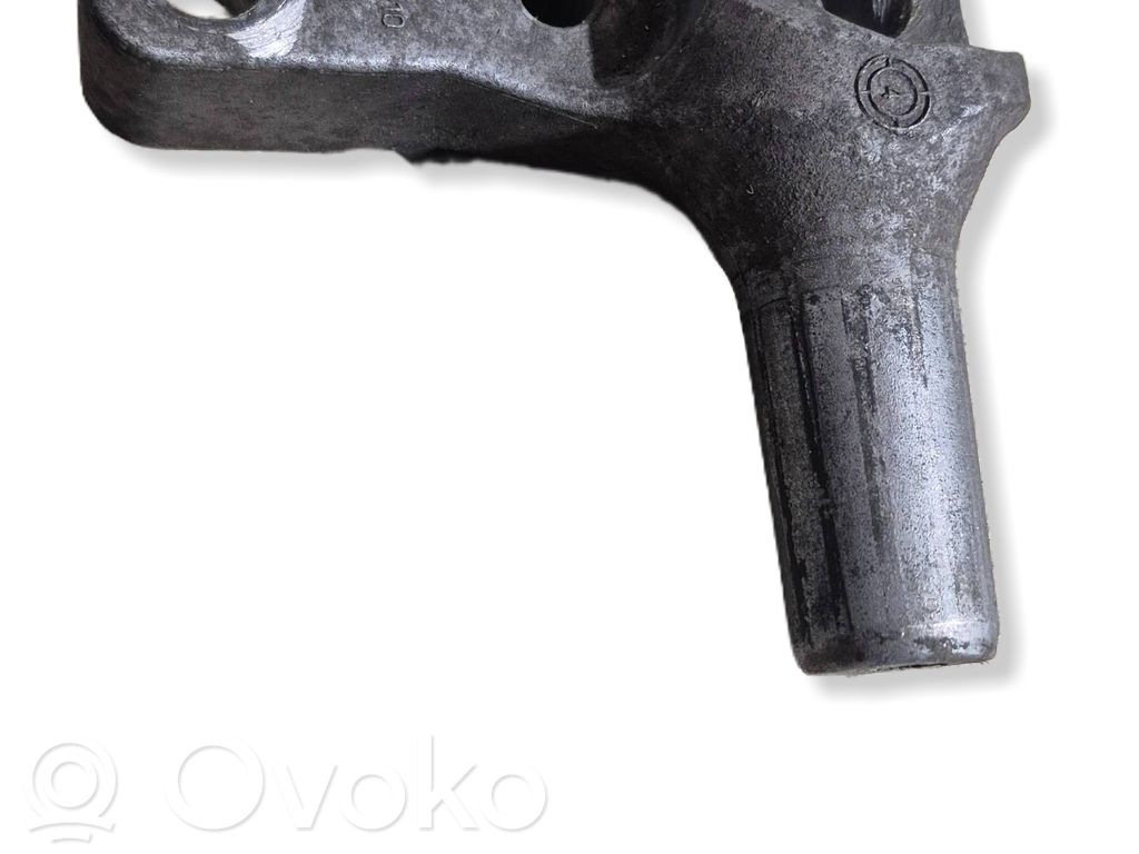 Volkswagen Touran I Engine mounting bracket 