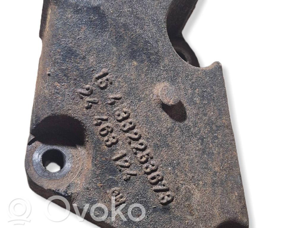 Opel Meriva A Engine mounting bracket 