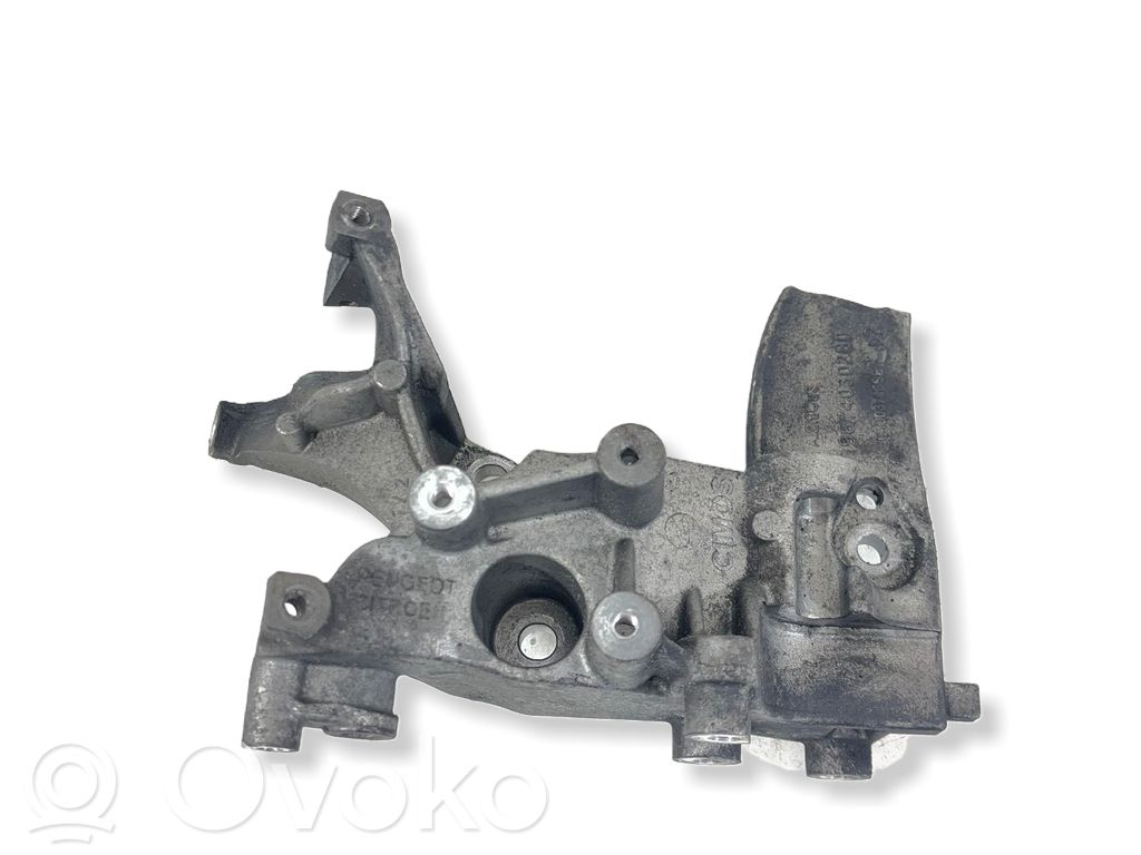Citroen C4 II Soporte de montaje del parachoques trasero 