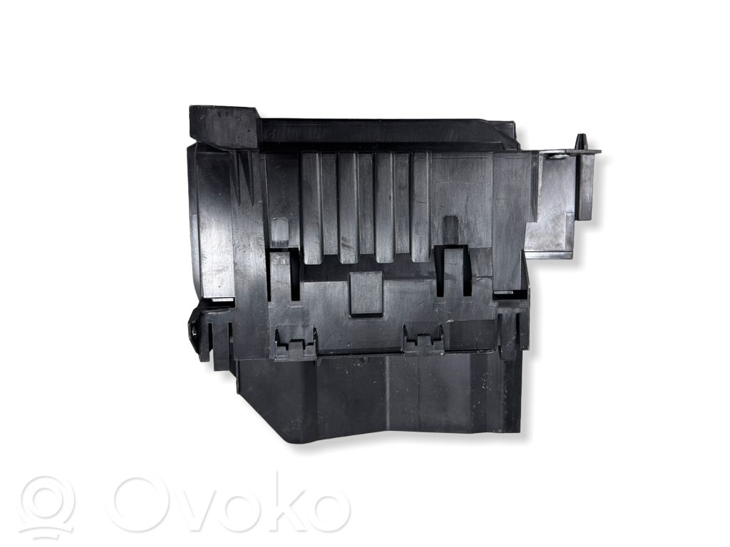 BMW 1 F70 Engine control unit box 