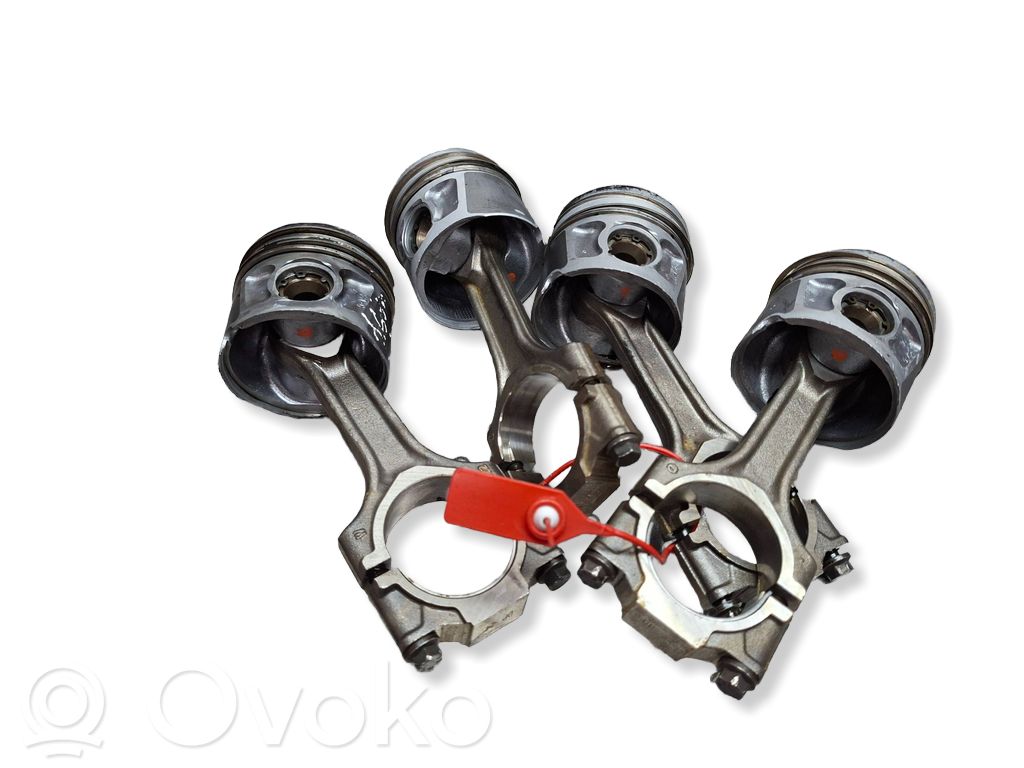 Fiat Doblo Piston with connecting rod 