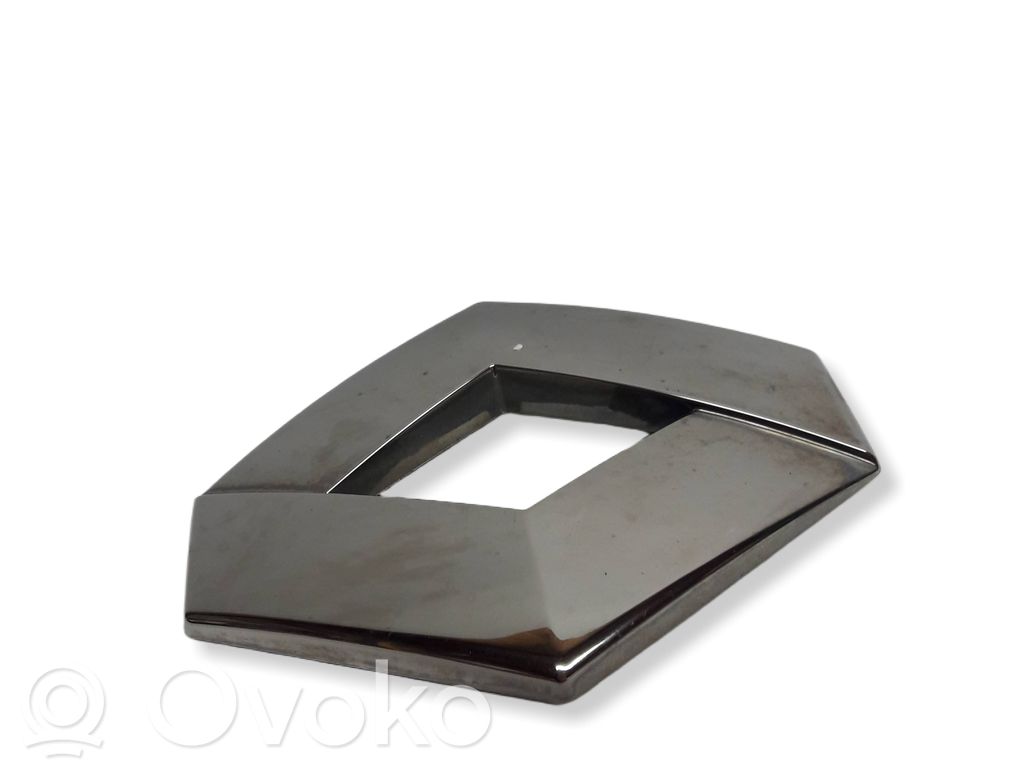 Renault Kadjar Manufacturers badge/model letters 