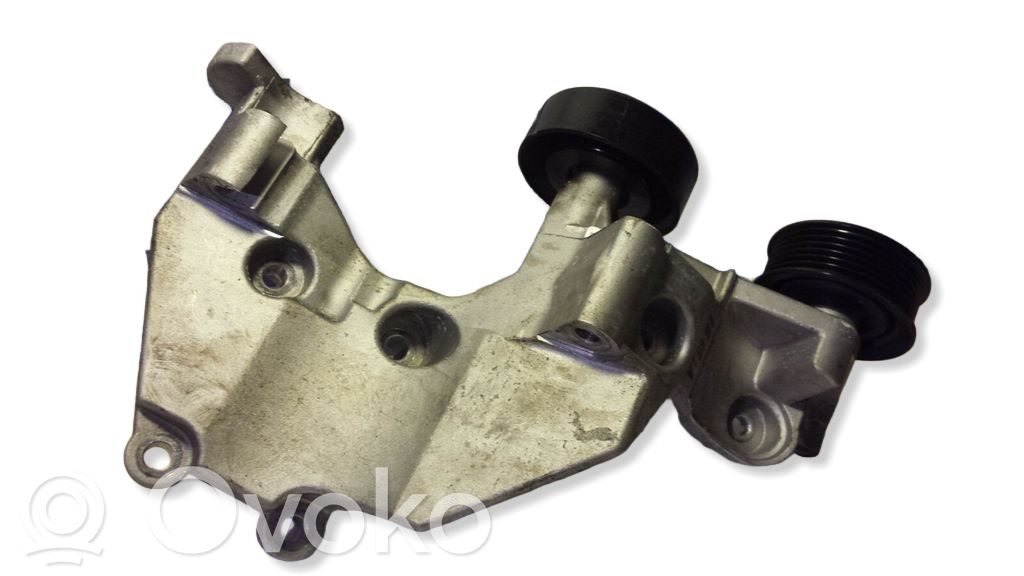Hyundai Tucson TL A/C compressor mount bracket 