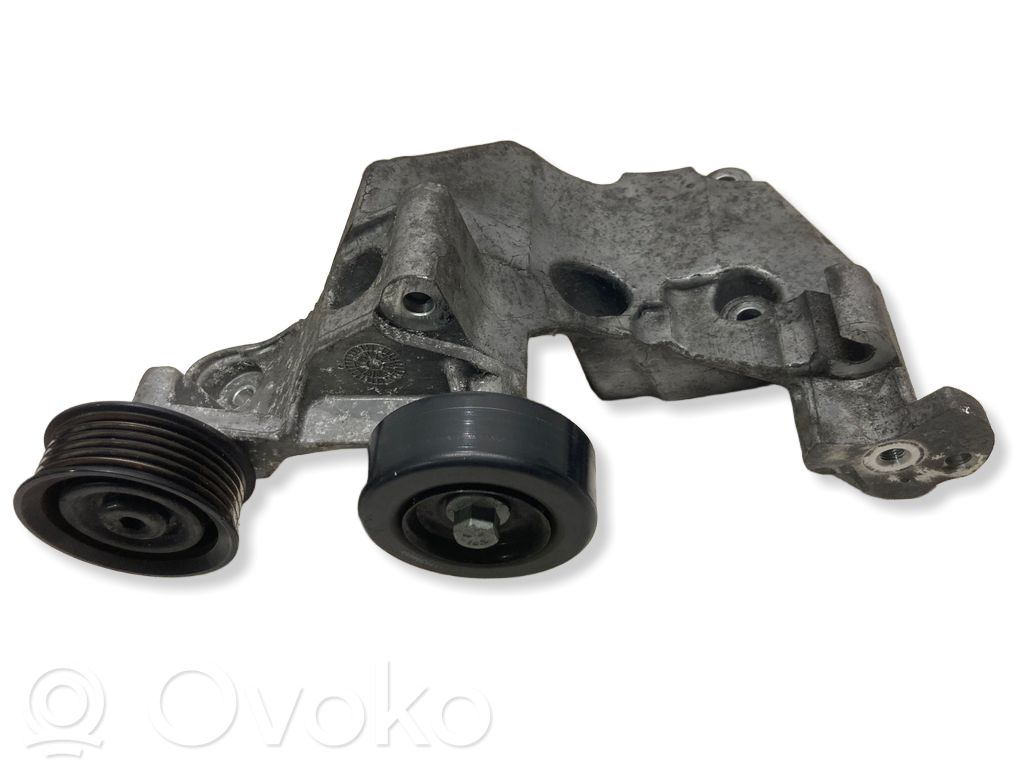 KIA Sportage Generator/alternator bracket 