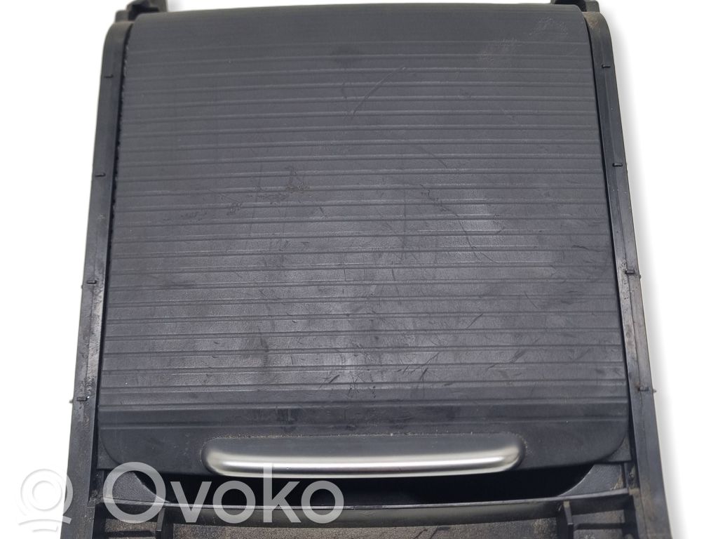 Volvo S80 Cup holder front 