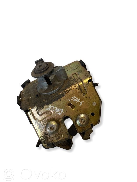 Ford Focus Aizmugurējā pārsega slēdzene 