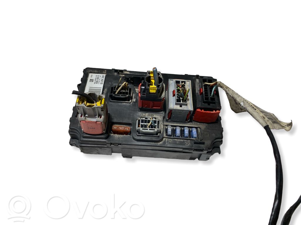 Peugeot 407 Fuse module 