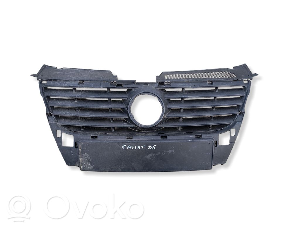 Volkswagen PASSAT B6 Maskownica / Grill / Atrapa górna chłodnicy 