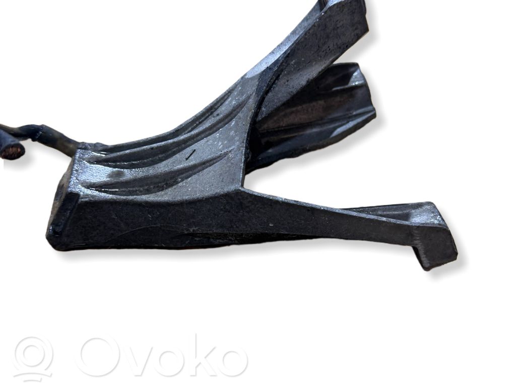 Engine mounting bracket   4F0199308P