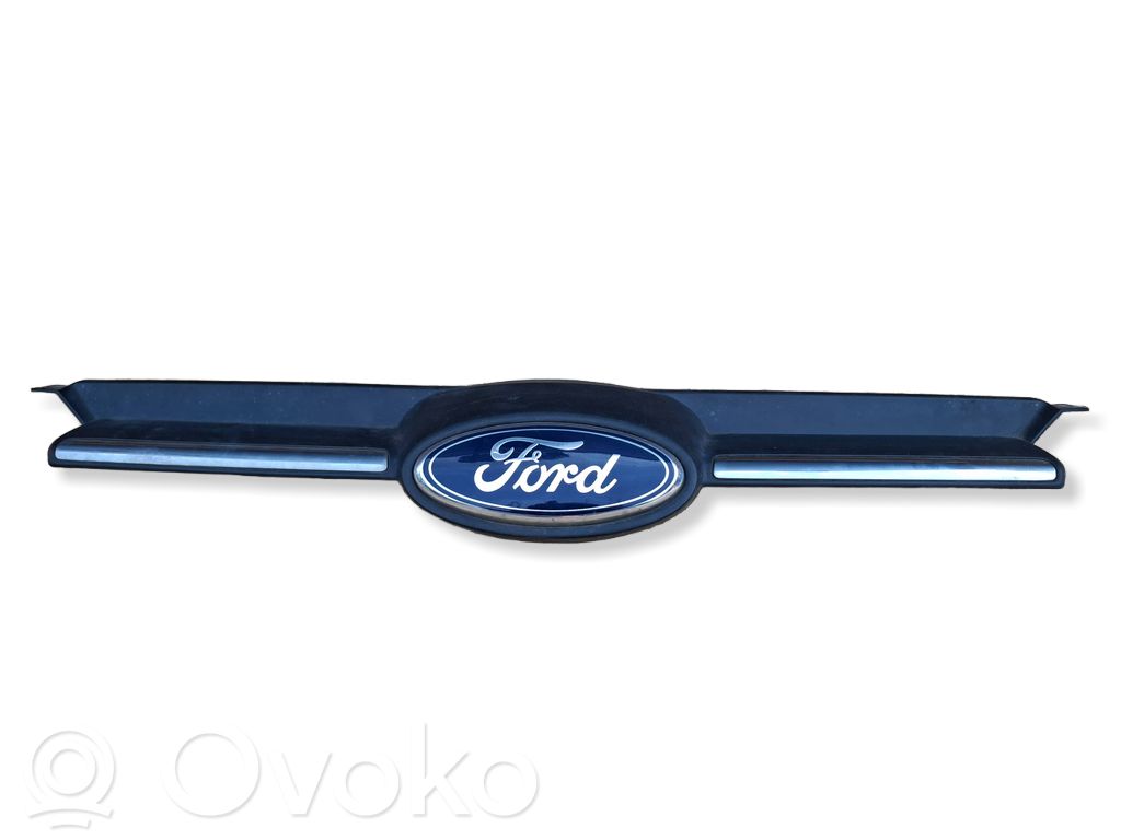 Ford Focus Front bumper upper radiator grill 