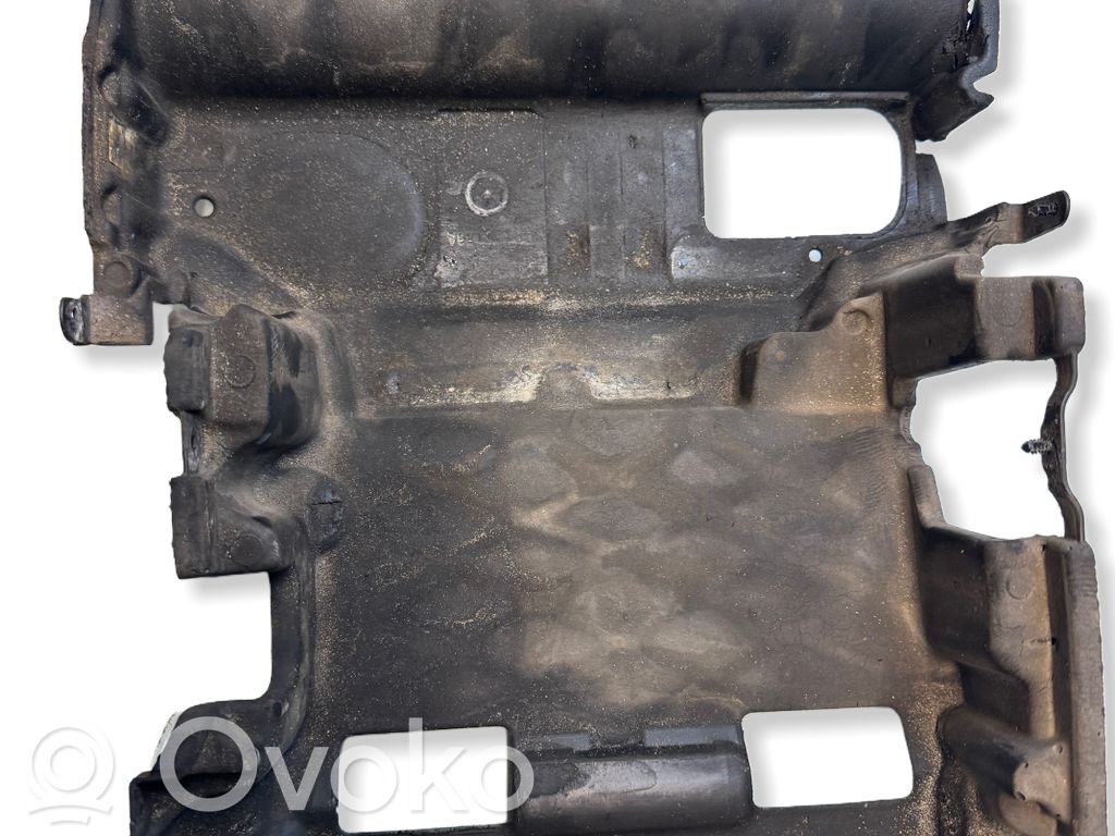 Osłona dolna silnika   A6510142200,PA66GF35,123456