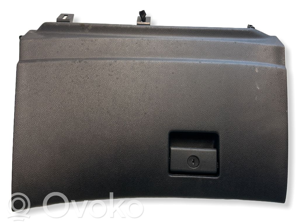 Infiniti G37 Glove box 