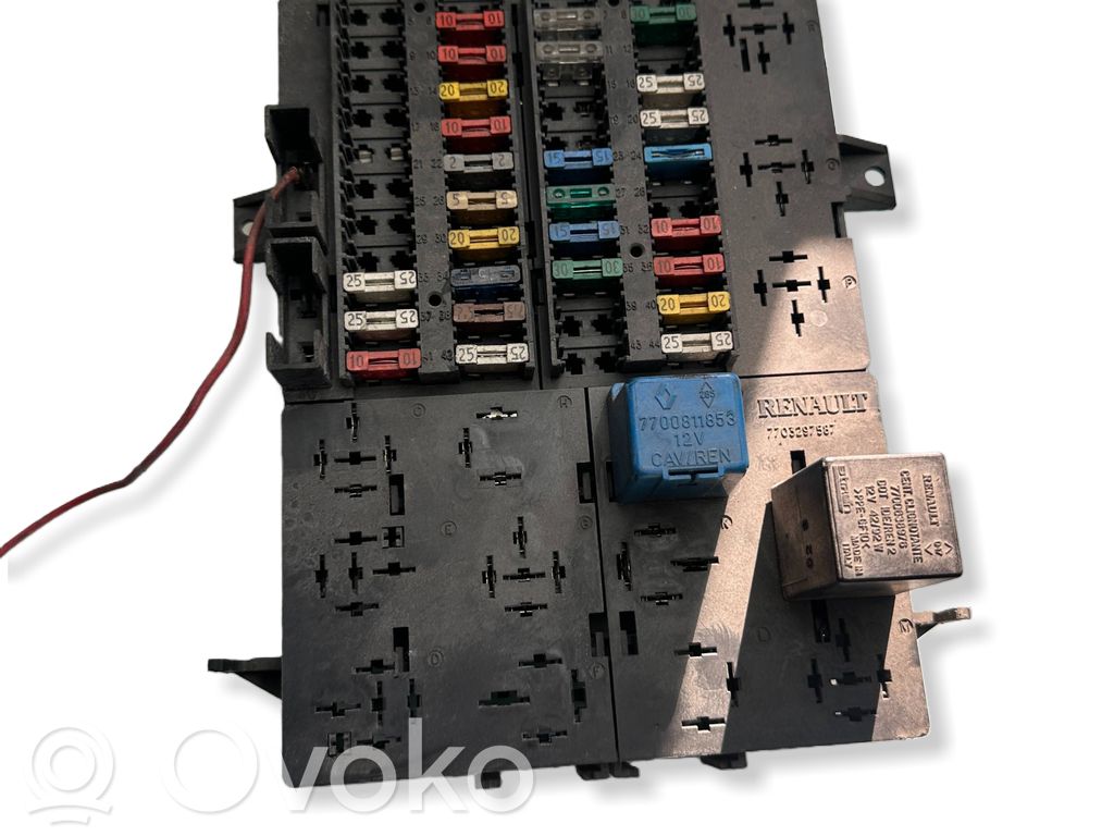 Opel Vivaro Fuse box set 