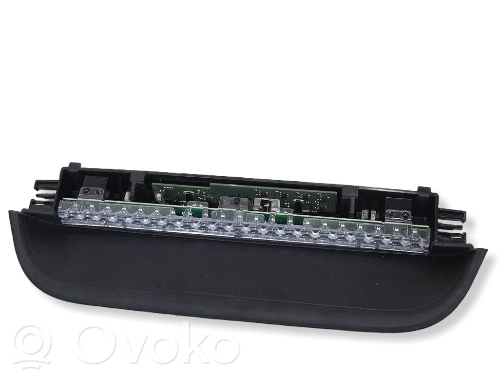 BMW i4 Third/center stoplight 