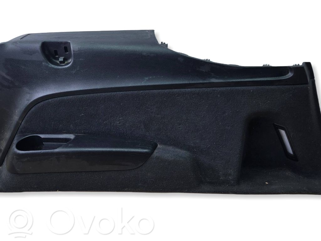 Audi Q7 4M Boczek / Tapicerka / bagażnika 