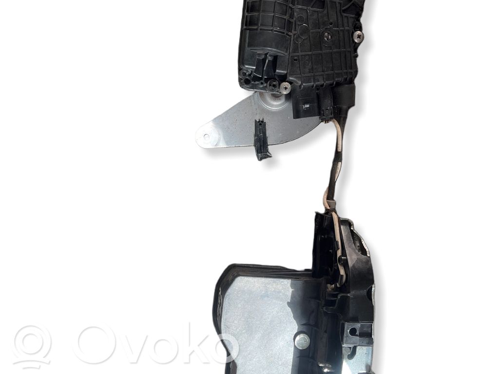 BMW 5 E60 E61 Takaoven lukko 