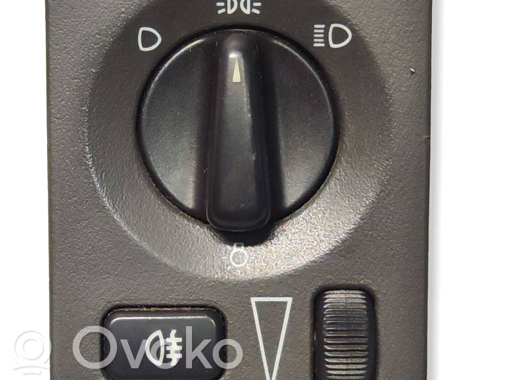 Light switch   4616124,585854