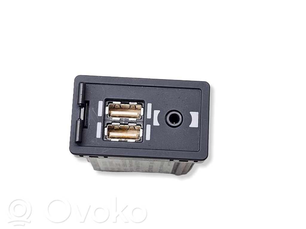 Lexus RX 450H USB socket connector 