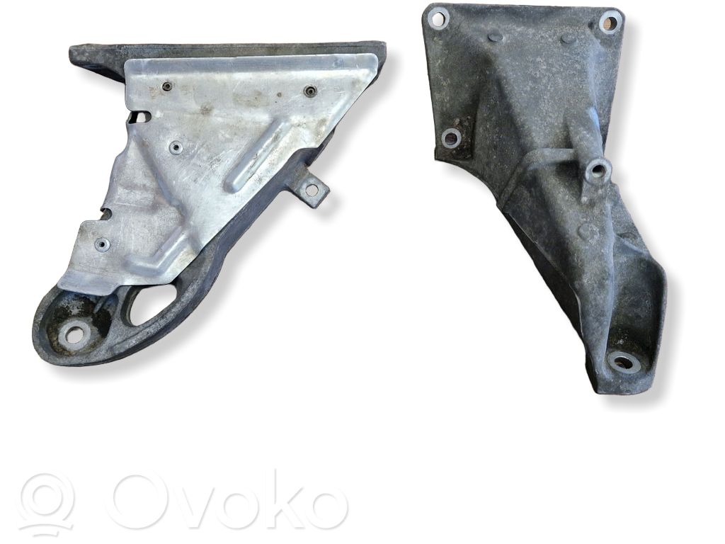 BMW 3 E46 Engine mounting bracket 