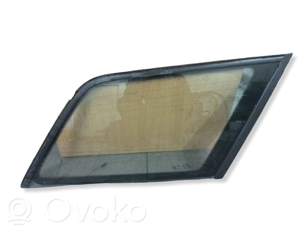 Seat Exeo (3R) Szyba karoseryjna tylna 