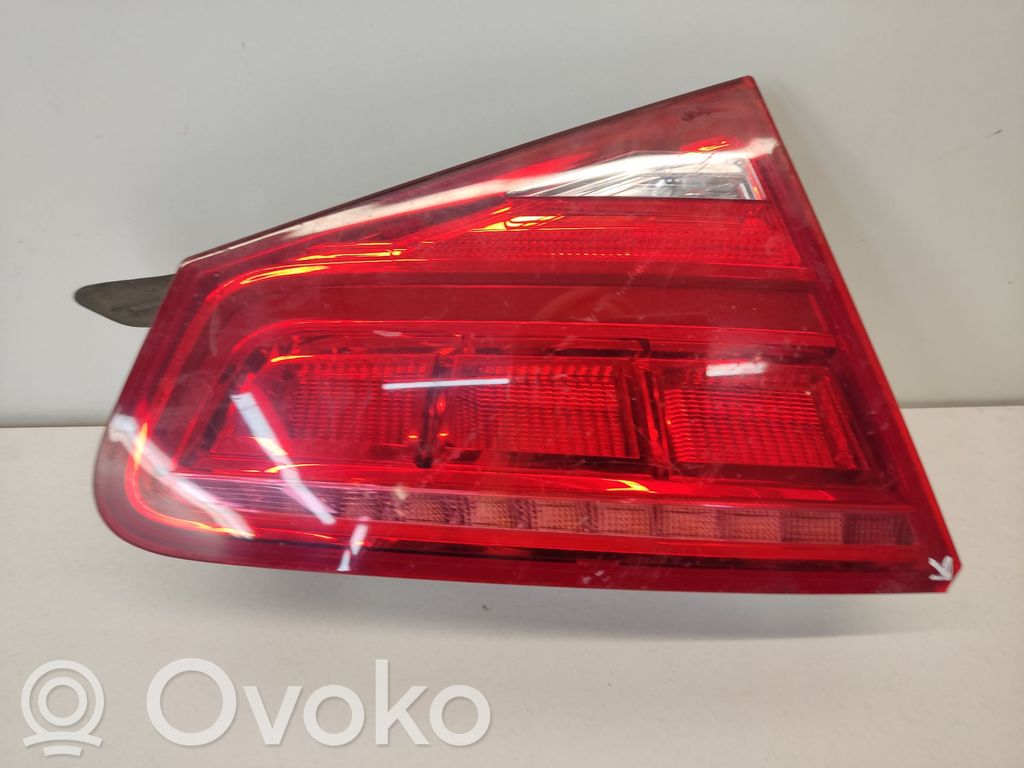 Audi A8 S8 D4 4H Lampă spate în capacul portbagajului 