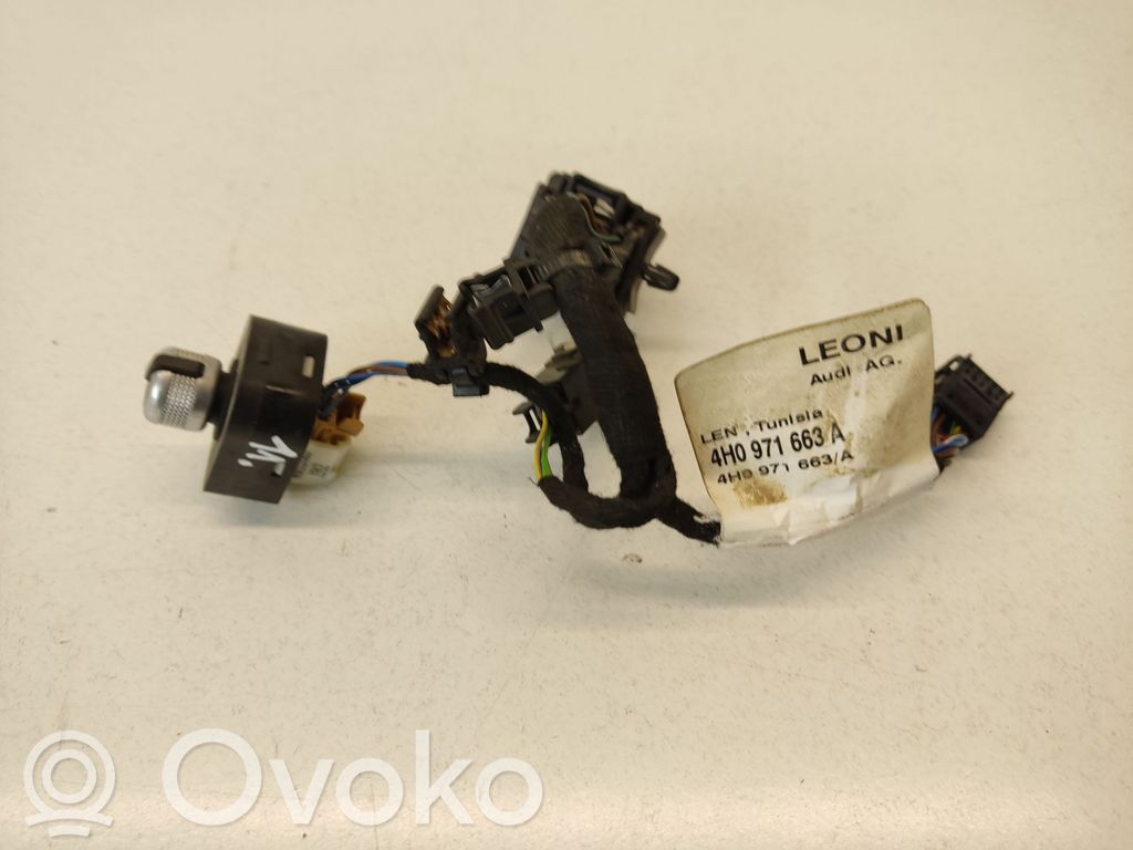 Audi A8 S8 D4 4H Veidrodėlių jungtukas 